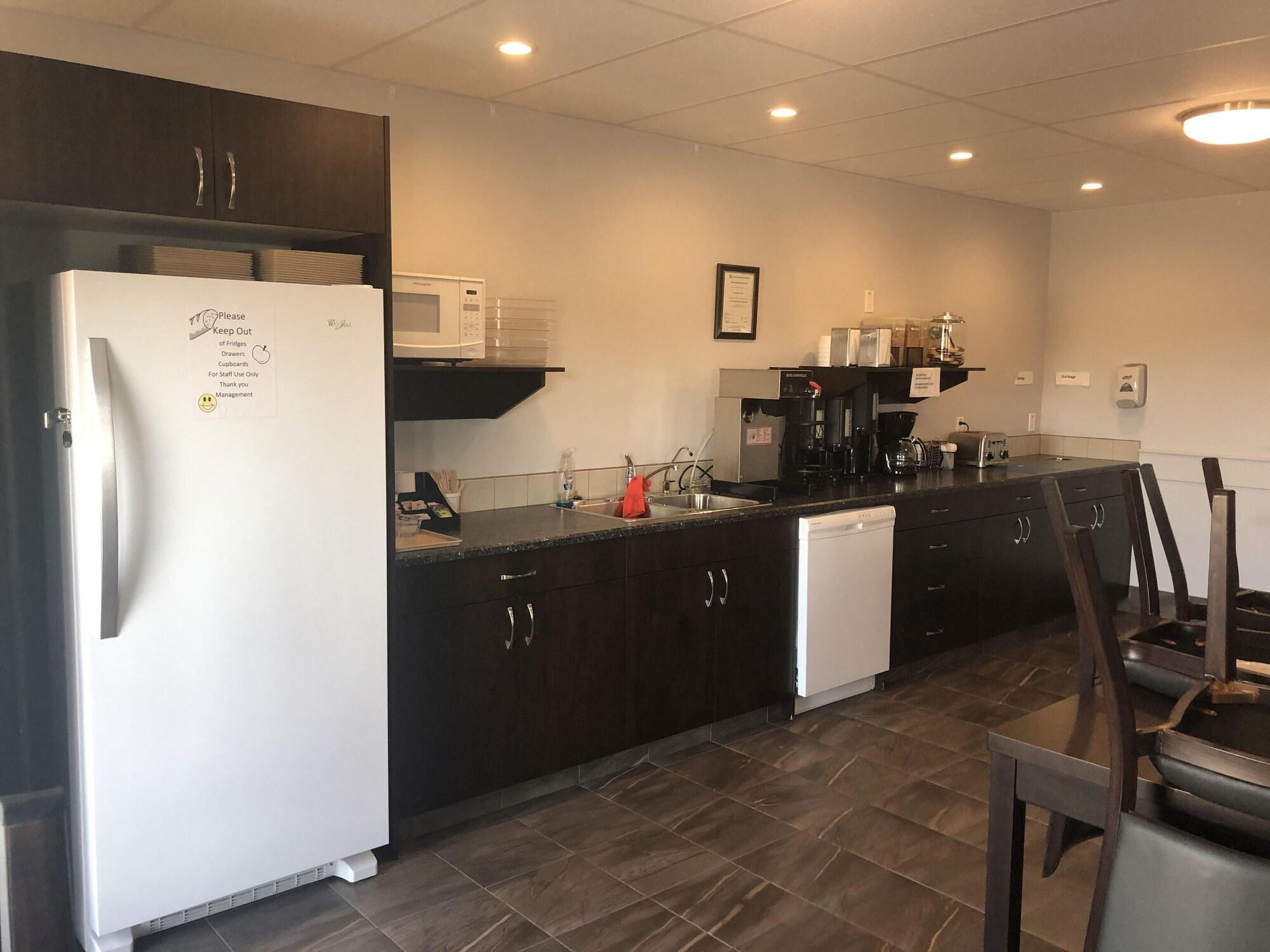 Surestay Studio By Best Western Hardisty Exterior photo