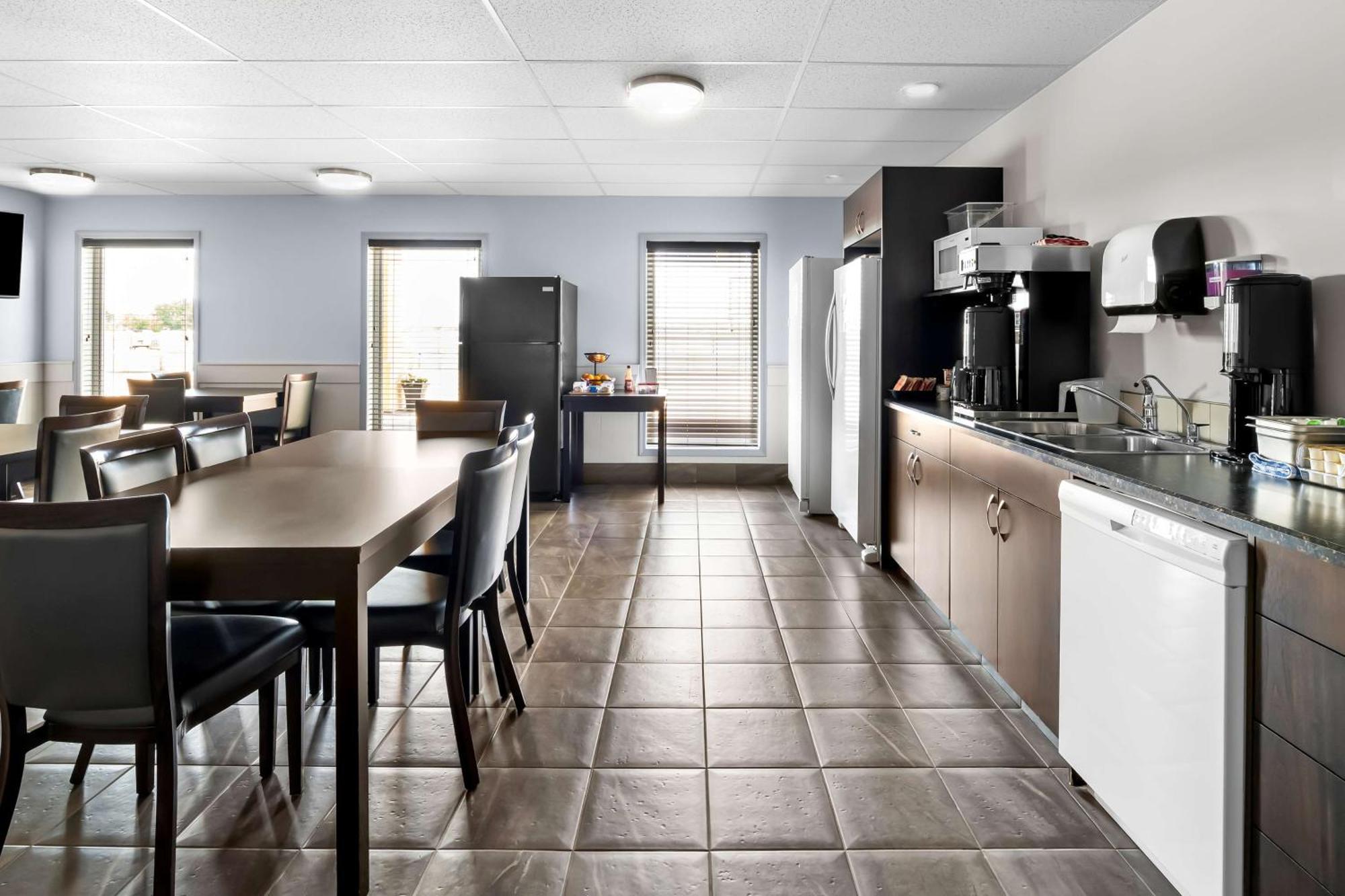 Surestay Studio By Best Western Hardisty Exterior photo